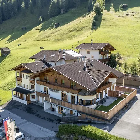 In Stubaital Near Lift, Cleaning Included Apartment Neustift im Stubaital